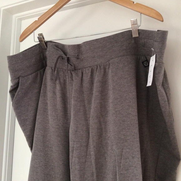 New Livi Active gray joggers, nwt sz 26/28 - Picture 6 of 9